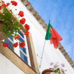 Maison drapeau et drapeau du Portugal
